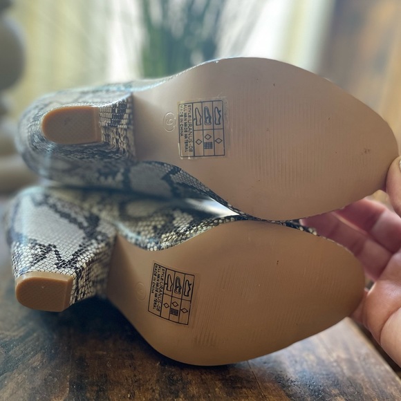 Snake print peep toe booties - Picture 5 of 5